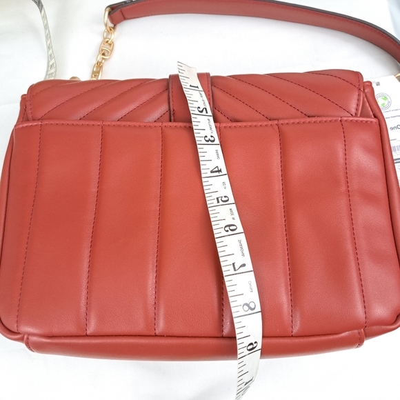 Time and Tru Women's Red Puffer Quilted Envelop Style Handbag, purse - Picture 6 of 11